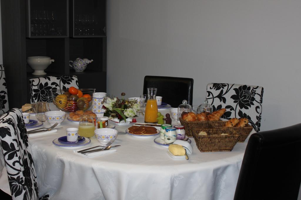 Au Coeur De Beauvais Bed & Breakfast Ngoại thất bức ảnh